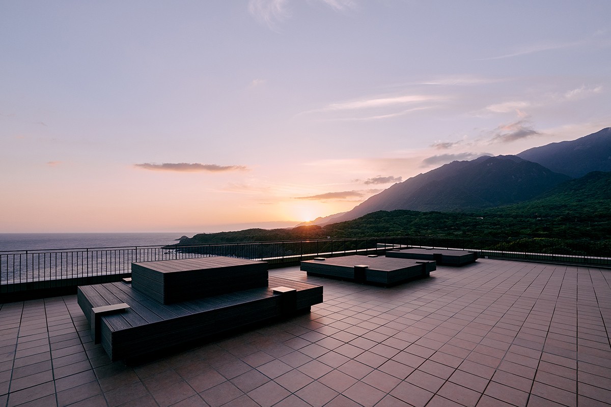 夕景を眺めるなら絶対ココで。島の南端に位置しているので視界を遮るものが何にもないんです。