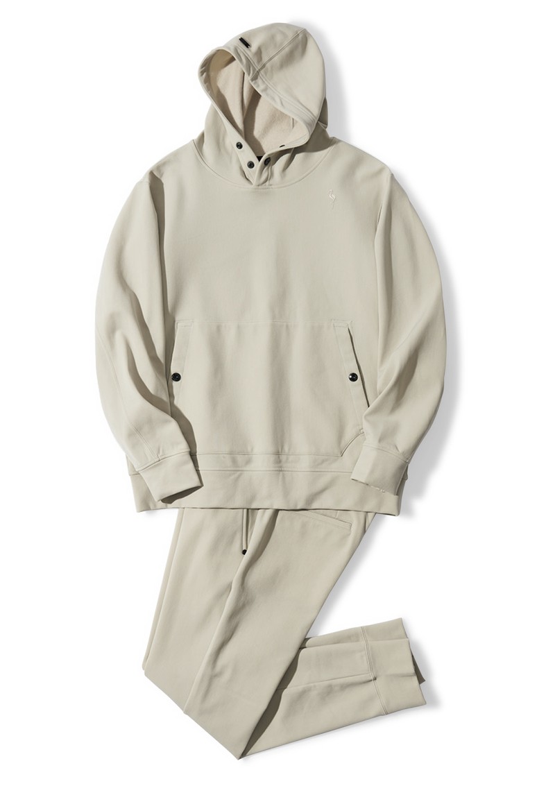 ▲ パーカ3万9600円、パンツ3万6300円/ともにジュンアンドロペ(ジュンカスタマーセンター)