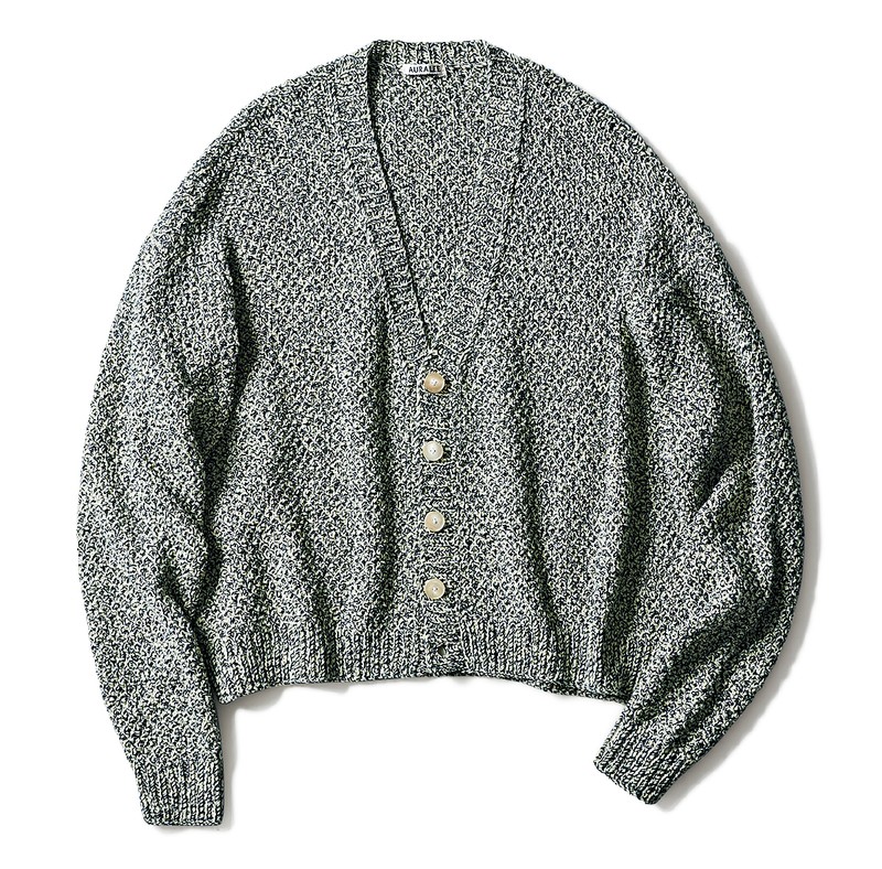 カーディガン11万円/オーラリー