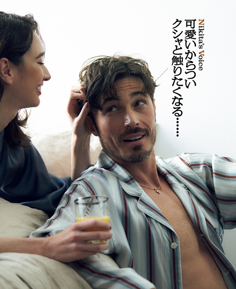 男性●シャツ4万6200円/フートウキョウ(フートウキョウ お客様窓口)、ネックレス78万9800円/ビジュピコ(ビジュピコ 徳島店)