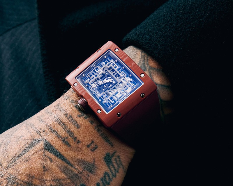 ▲ 「RM 16-02 オートマティック エクストラフラット」自動巻き、クオーツTPT®ケース(45.64×36mm)、ラバーストラップ。価格は要問い合わせ/リシャール・ミル(リシャールミルジャパン)