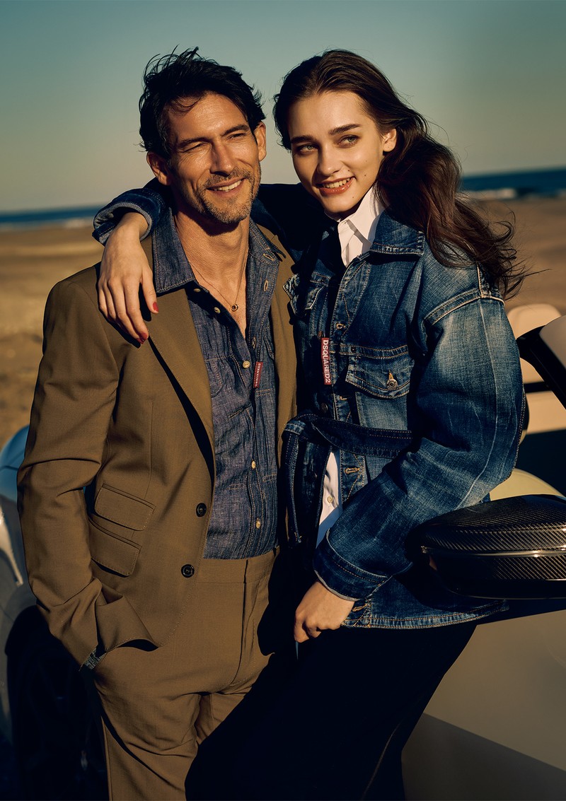 男性●シャツ11万円、スーツ31万9000円/ともにディースクエアード(スタッフ インターナショナル ジャパン クライアントサービス)、ネックレス55万9900円/ダミアーニ(ダミアーニ 銀座タワー) 女性●ジャケット17万7100円、シャツ8万8000円、パンツ15万5100円/すべてディースクエアード(スタッフ インターナショナル ジャパン クライアントサービス)