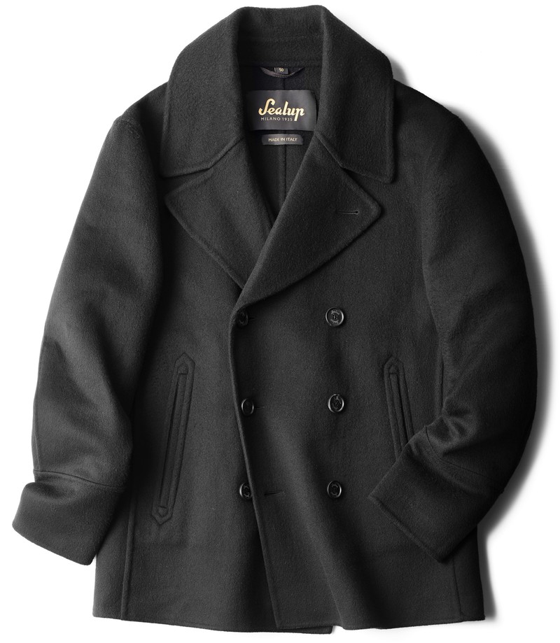 ▲ コート46万2000円/シーラップ(買えるLEON)