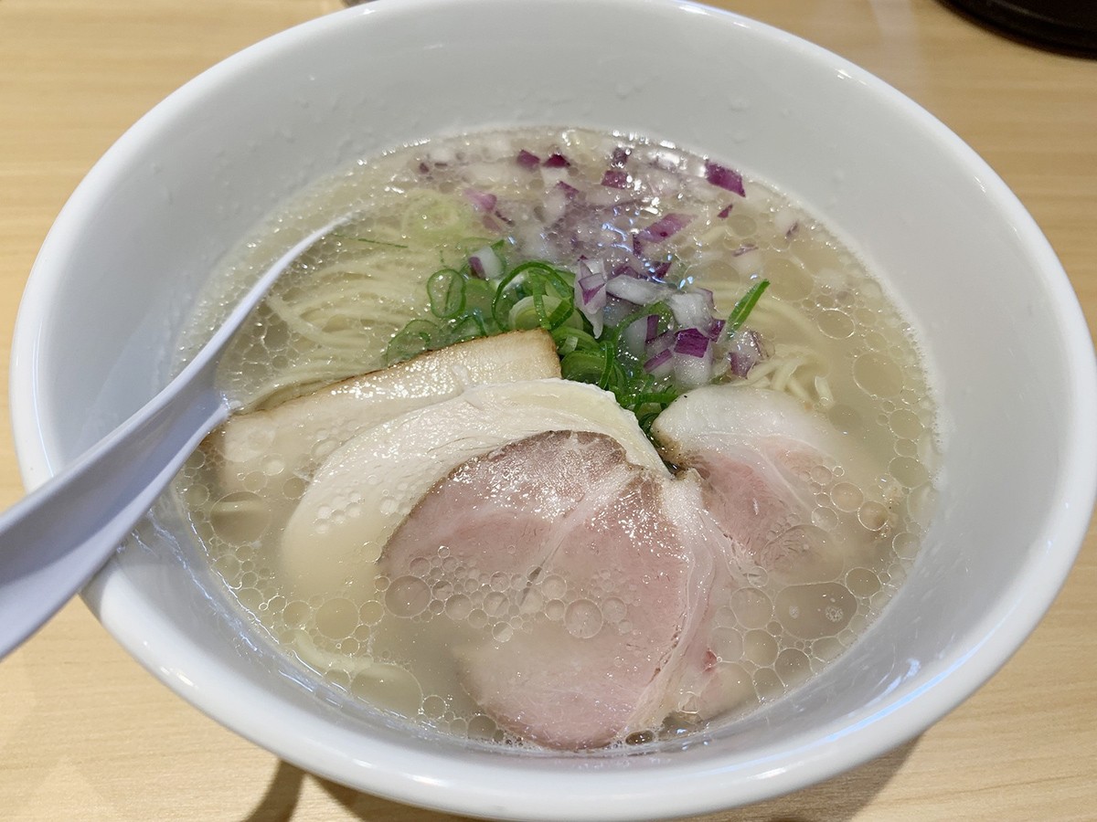 荻窪「蛤麺しちり」の「蛤麵」。