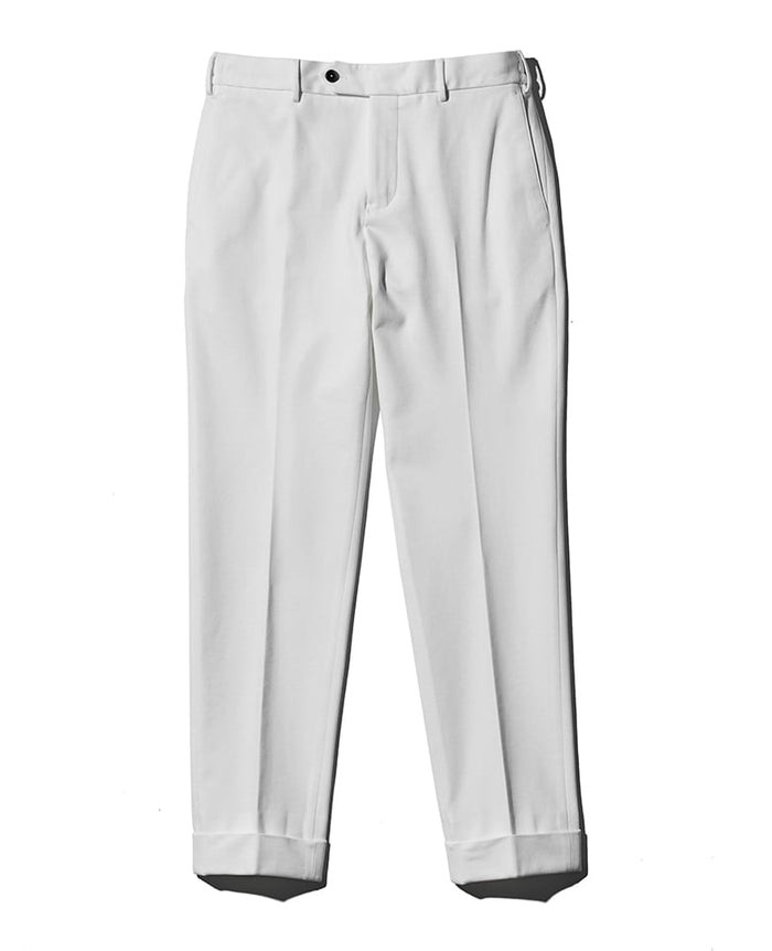 パンツ¥49,500/ピーティートリノ(買えるLEON)