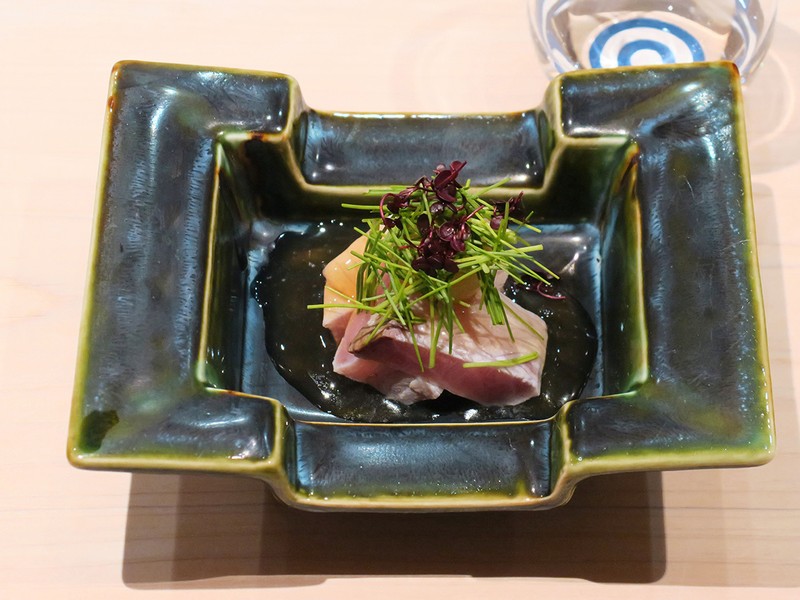 ねっとりとしたイカや脂が乗った寒鰤などのお刺身