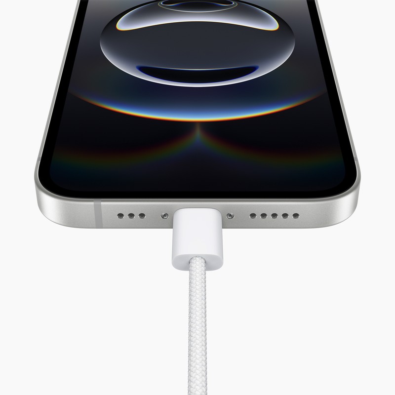 iPhone 16eを実機レビュー! 買い替え検討なら「即買い」です
