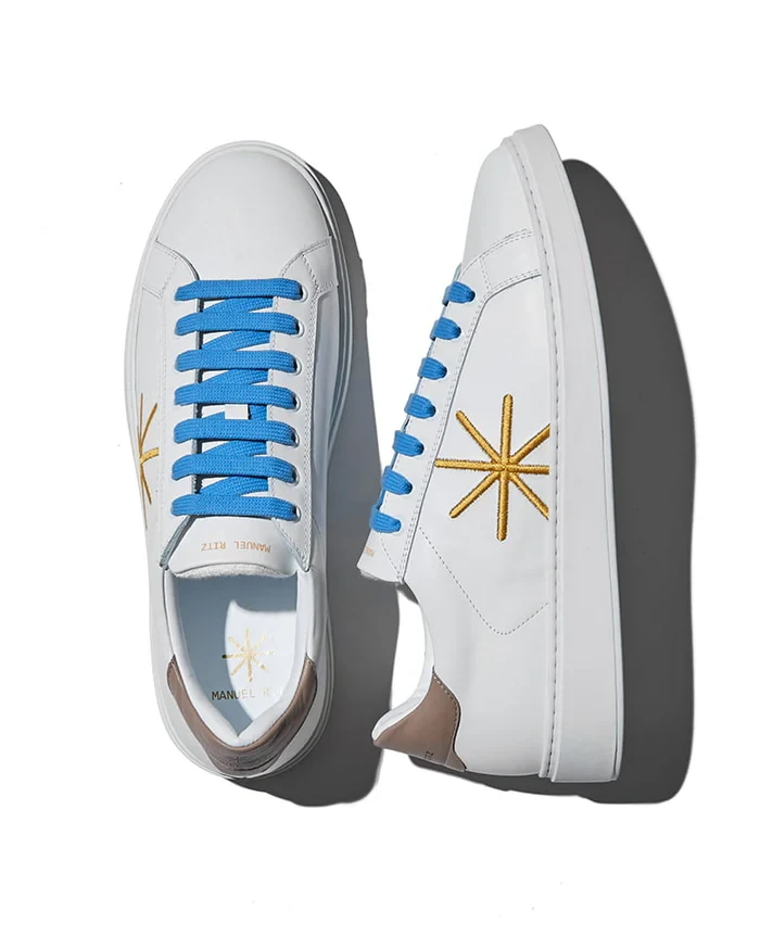 スニーカー4万9500円／マヌエルリッツ（買えるLEON）