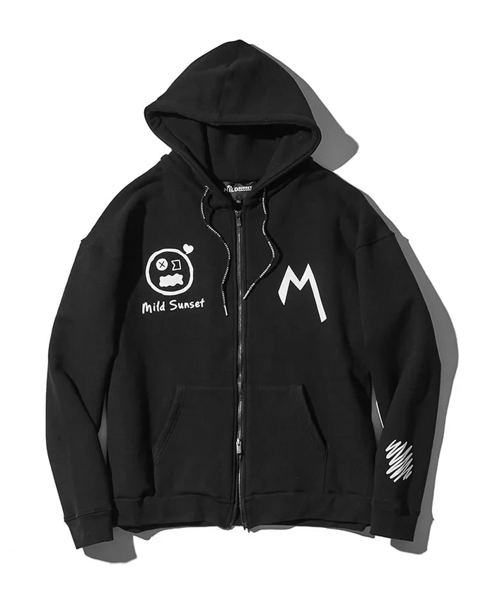 パーカ4万9500円／マイルドサンセット（買えるLEON）