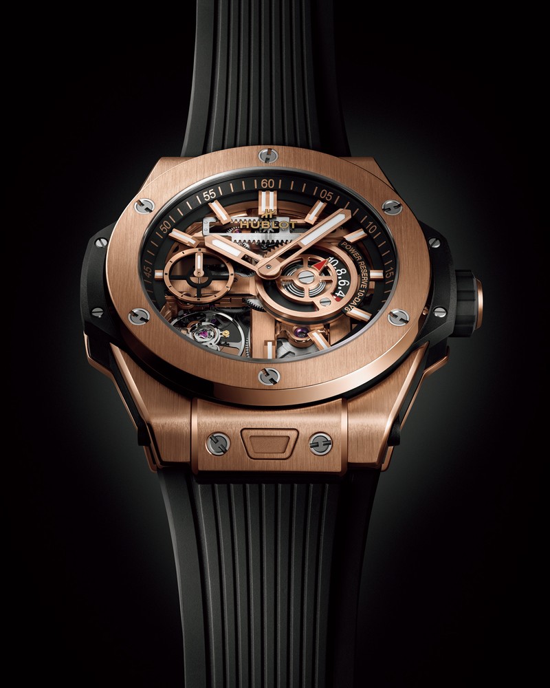 「ビッグ・バン メカ-10 キングゴールド」手巻き、18Kキングゴールドケース(42mm)、ブラックのラバーストラップ。10気圧防水。586万3000円/ウブロ