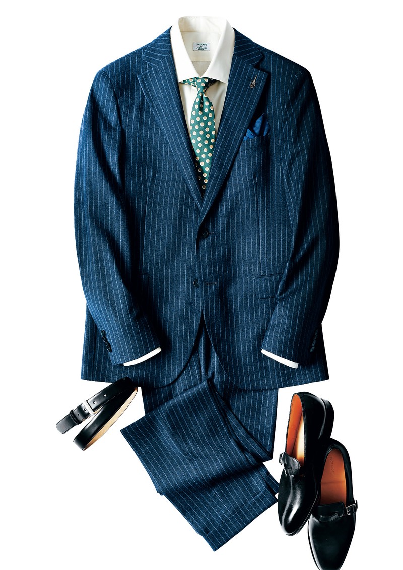 スーツ16万8300円/パオローニ(ARIMOTO)、シャツ8万8000円/リヴェラーノ&リヴェラーノ(LIVERANO & LIVERANO OSAKA)、タイ2万3100円/ホリデー&ブラウン(ユナイテッドアローズ 六本木ヒルズ店)