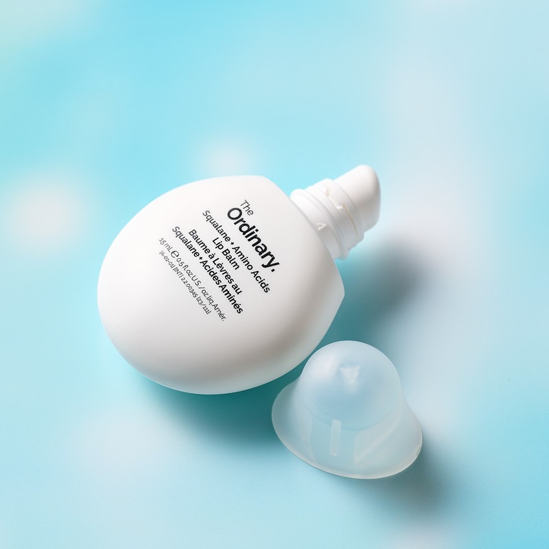 「The Ordinary S+AAリップバーム（スクワラン＋アミノ酸 リップバーム）」15ml 1760円／The Ordinary