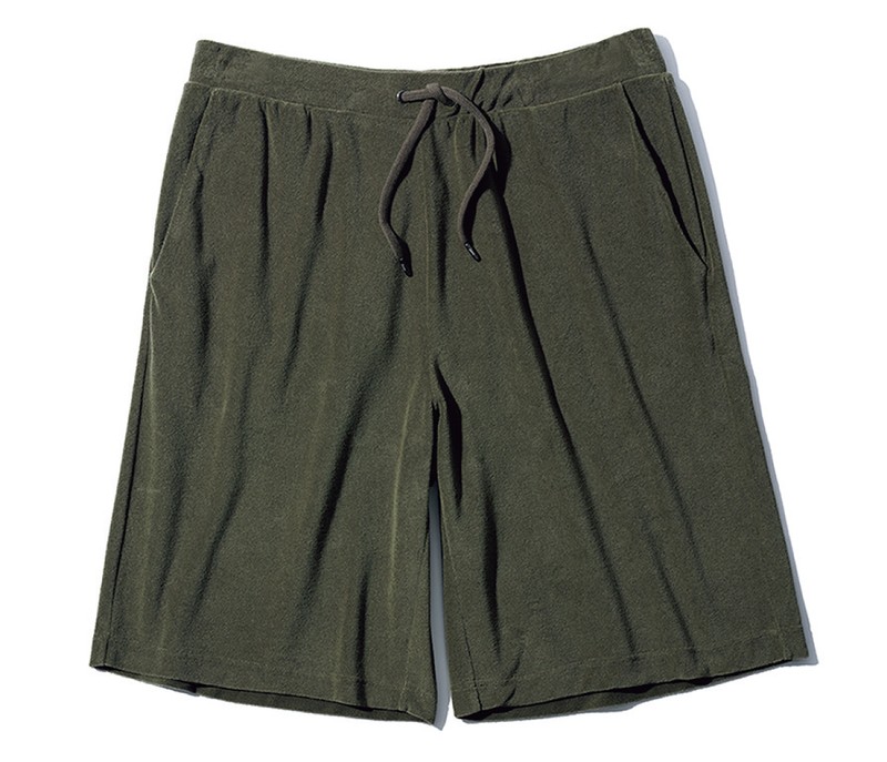 ショートパンツ3万9600円／ヘルノ（ヘルノ・ジャパン）