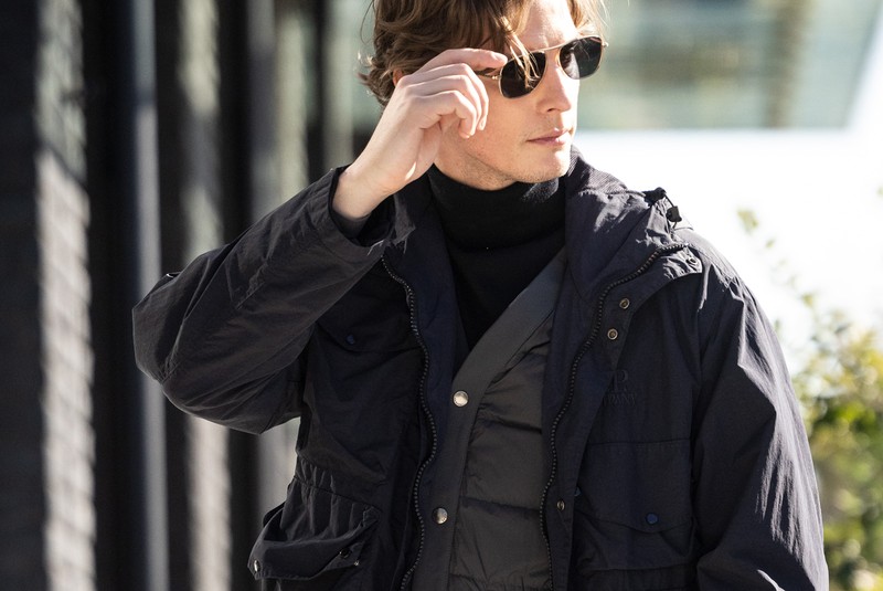 ダウン、デニム、着こなし、モテる、お洒落