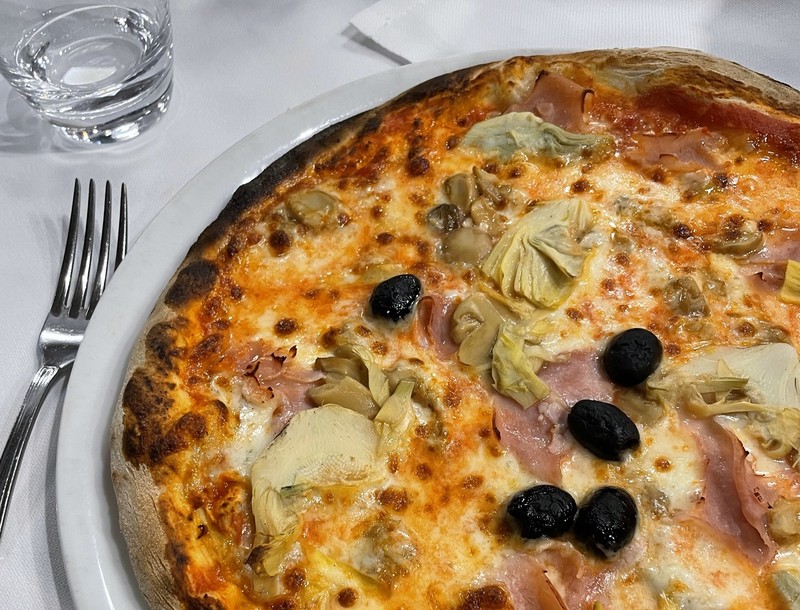 ひとり一枚が基本! ピッツァの食べ方にはルールがあるって知ってた!?