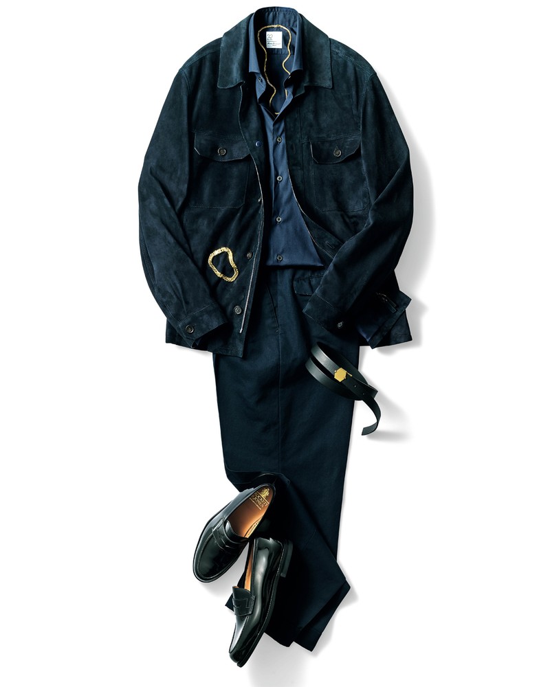 レザーシャツ40万7000円/アルタクルーナ(ボーダレス)、シャツ3万8500円/マリア サンタンジェロ(B.R.SHOP)、パンツ5万6100円/ピーティー トリノ(PT JAPAN)、ネックレス35万円、ブレスレット122万3100円(参考価格)/ともにギンザタナカ、ベルト4万6200円/イルミーチョ(トゥモローランド)、靴11万5500円/クロケット&ジョーンズ(フレーム青山)