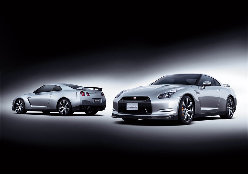2007年デビュー当時のR35。基本骨格はここから18年間かわっていないが、空力性能をはじめ何度も改良が施されている。