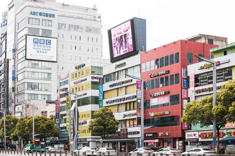 韓国　釜山　美容医療　しみ取り　Web LEON