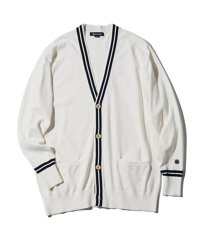 カーディガン4万2900円/アクアスキュータム(買えるLEON)