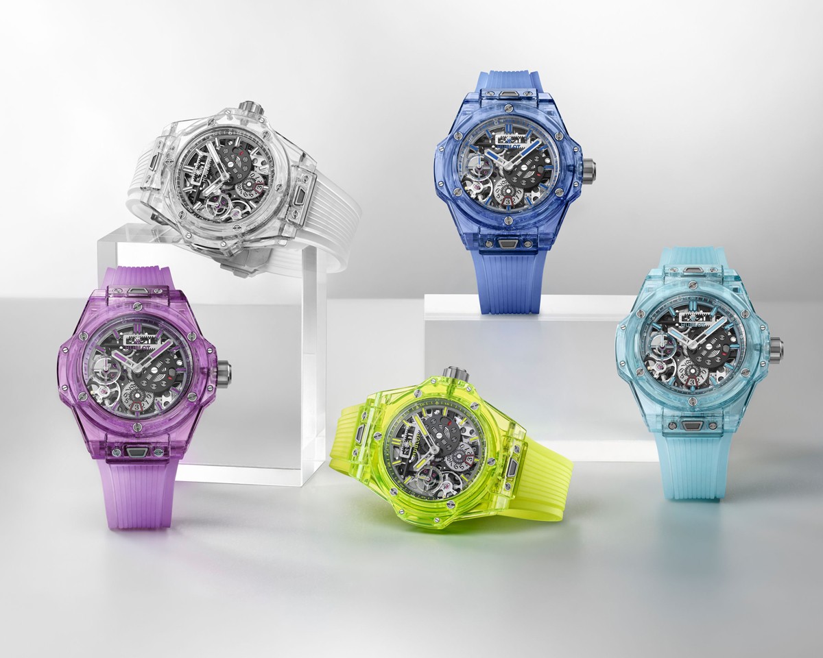 「ビッグ・バン」20 周年記念 「マスター オブ サファイア」セット、各手巻き、サファイアケース(44mm)、ラバーストラップ。50m防水。世界限定5セット。8288万5000円/ウブロ