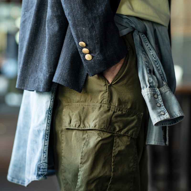 シャツ3万3000円／リプレイ（買えるLEON）