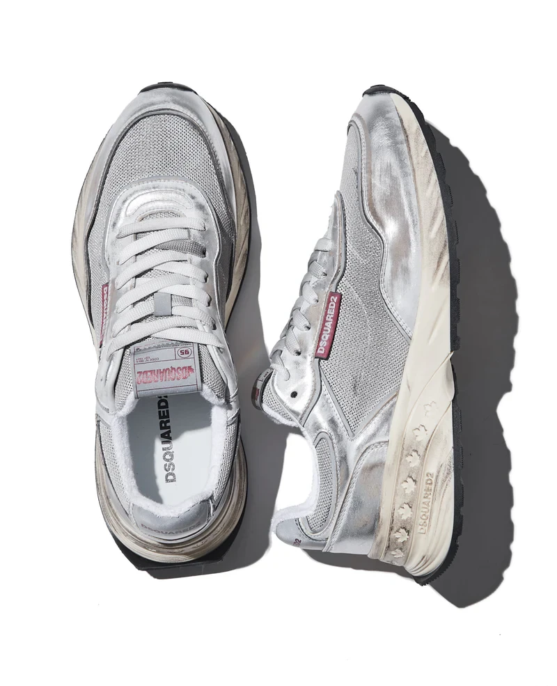 スニーカー11万3300円／ディースクエアード（買えるLEON）