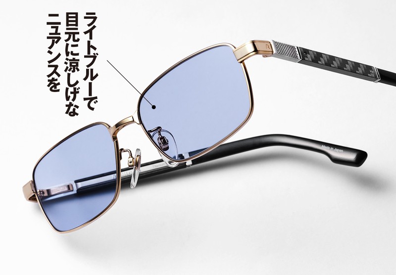 パーカ4万2900円、ショーツ3万6300円／ともにP.M.D.S.、Tシャツ2万900円／P.M.D.S.、サングラス3万5200円／アイヴォル（すべて買えるLEON）