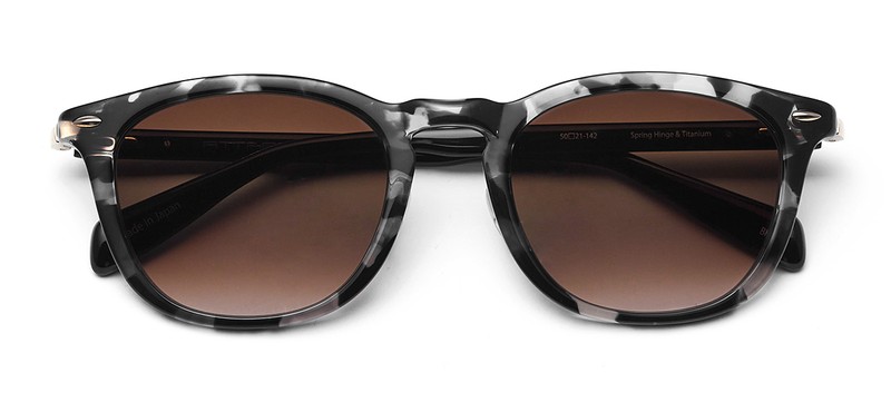 サングラス3万9600円／アトラクト（買えるLEON）