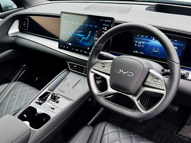 BYD SUV シーライオン7 新世代のインフォテイメントシステムは高性能チップで性能と機能を大幅に向上。