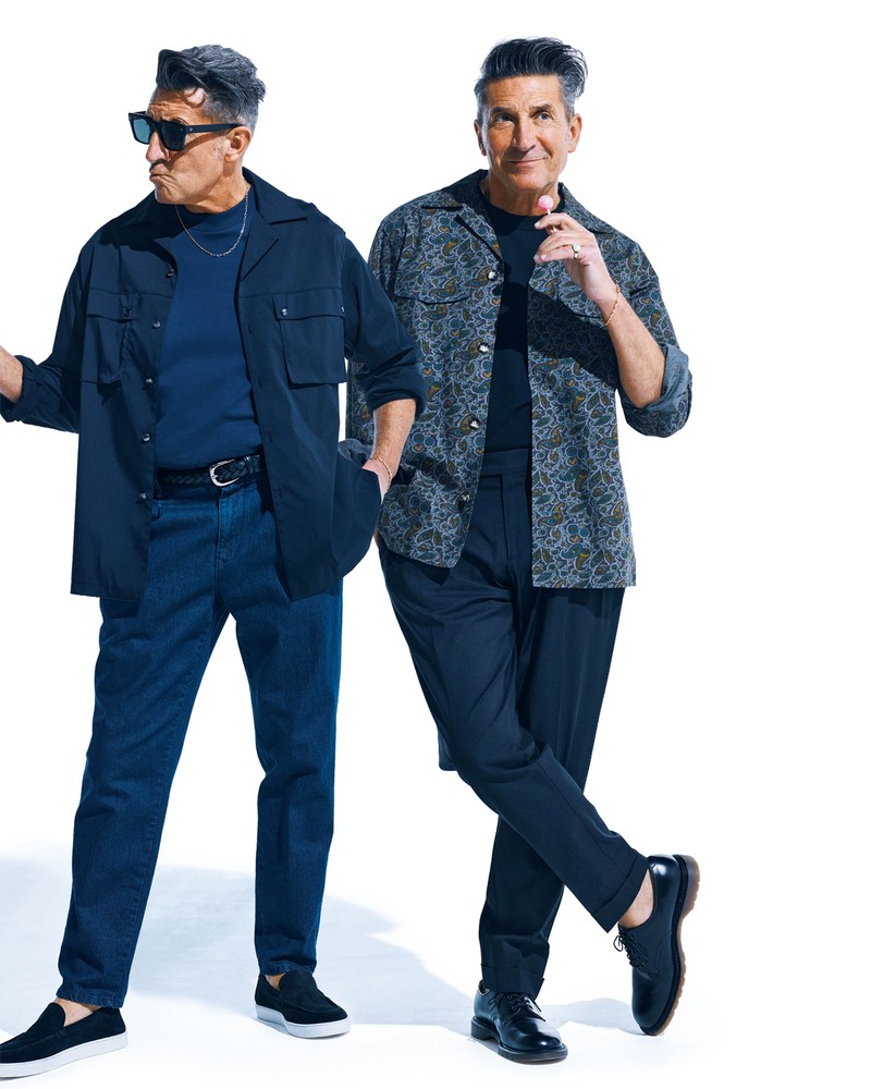 右●シャツ2万3100円／バーンストーマー（HEMT PR）、Tシャツ2万900円／ロンハーマン、パンツ3万1900円／ベルウィッチ（ビームス 六本木ヒルズ）、シューズ5万3900円／フット・ザ・コーチャー（オーセンティック・シュー＆コー）、リング29万9750円、ブレスレット32万8900円／ともにジェントルマン（ジェントルマン サロン 六本木）、左●シャツ12万1000円／タエ アシダ（ジュン アシダ）、Tシャツ1万7820円／サンスペル（サンスペル カスタマーサービス）、パンツ5万6100円／インコテックス（コロネット）、ベルト3万7400円／アドリアーノ メネゲッティ（トヨダトレーディング プレスルーム）、スニーカー4万5100円／ペリーコサニー（アマン）、サングラス6万1820円／オリバーピープルズ（ルックスオティカジャパン カスタマーサービス）、ネックレス29万円／ギンザタナカ、ブレスレット32万8900円／ジェントルマン（ジェントルマン サロン 六本木）