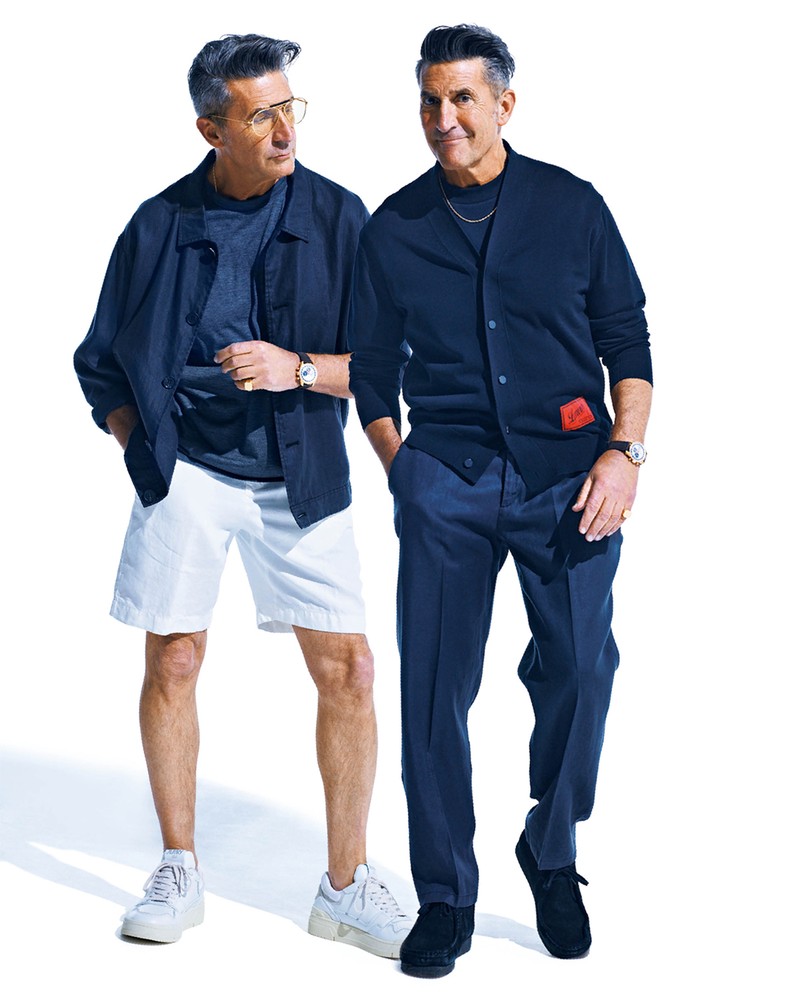 右●カーディガン4万6200円/ランバン コレクション(ジョイックスコーポレーション)、Tシャツ1万7820円/サンスペル(サンスペル カスタマーサービス)、シューズ1万9800円/ロイド フットウエア(ビームス 六本木ヒルズ)、ネックレス25万9600円/ジェントルマン(ジェントルマン サロン 六本木)、リング84万5900円/ビジュピコ(ビジュピコ 徳島店)、時計282万7000円/ゼニス、左●Tシャツ7万9200円/マッキントッシュ クラフテッド バイ バトナー(マッキントッシュ 六本木ヒルズ店)、ショーツ8万6900円/イレブンティ(三喜商事)、スニーカー3万9600円/オートリー(トヨダトレーディング プレスルーム)、サングラス5万3900円/アイヴァン(アイヴァン 東京ギャラリー)、ネックレス25万9600円/ジェントルマン(ジェントルマン サロン 六本木)、リング84万5900円/ビジュピコ(ビジュピコ 徳島店)、時計282万7000円/ゼニス