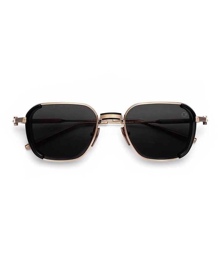 サングラス13万2000円／アコニ（買えるLEON）