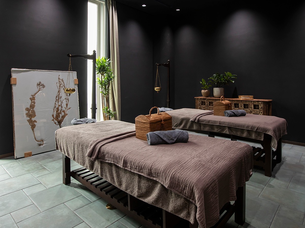 THE HUNDRED WELLNESS SALON