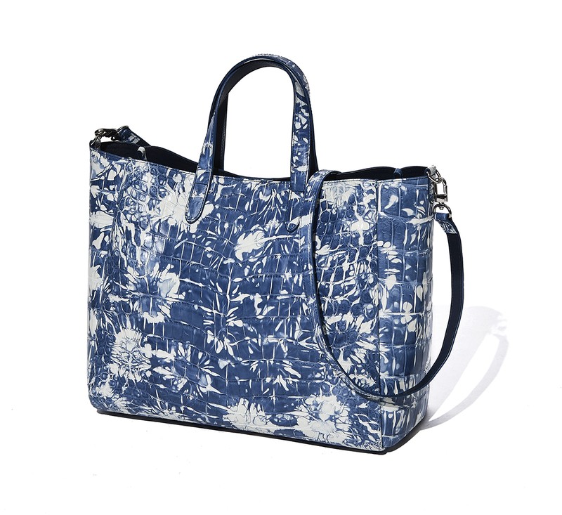 バッグ［W41×H43×D16㎝］68万2000円／グッドフォースリー（買えるLEON）