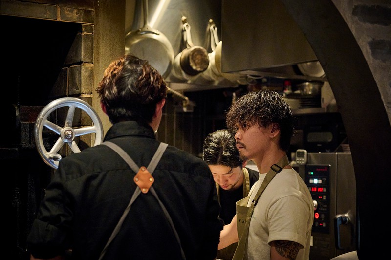 「CENSU TOKYO」のオーナーシェフ 金須 郁幸さん。