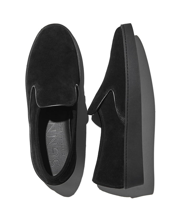 靴4万9500円／ペリーコサニー（買えるLEON）