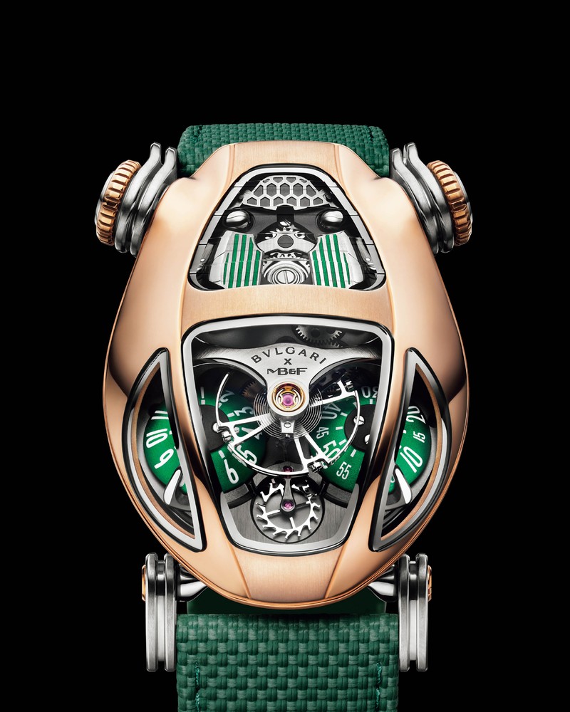「ブルガリ セルペンティ MB&F」手巻き、18KPGケース(53×39mm)、グリーンラバーストラップ。30m防水。世界限定33本限定。要問い合わせ/ブルガリ(ブルガリ・ジャパン)