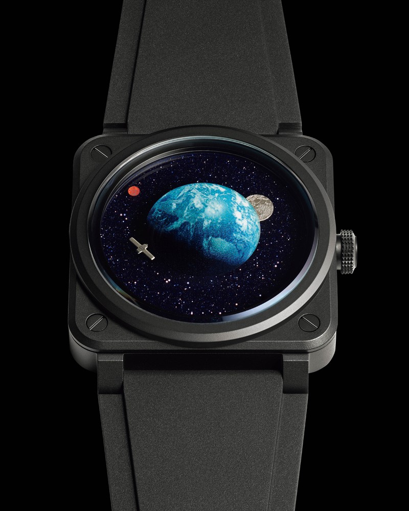 「BR-03 アストロ」自動巻き、ブラックセラミックケース(41mm)、ラバーストラップ(ファブリックストラップが付属)。100m防水。世界限定999本。73万7000円/ベル&ロス(ベル&ロス 銀座ブティック)
