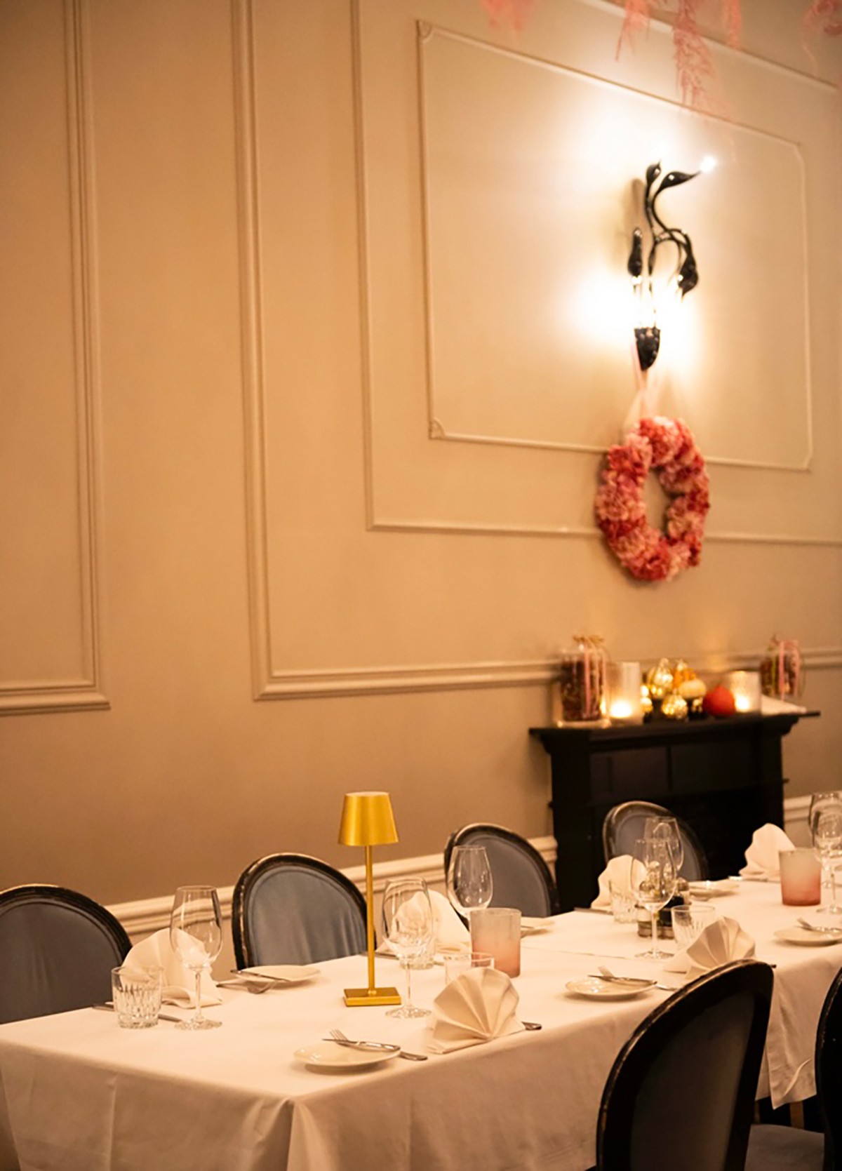 Delicja Polska Restauracja ファンシーな店内。写真/升谷玲子