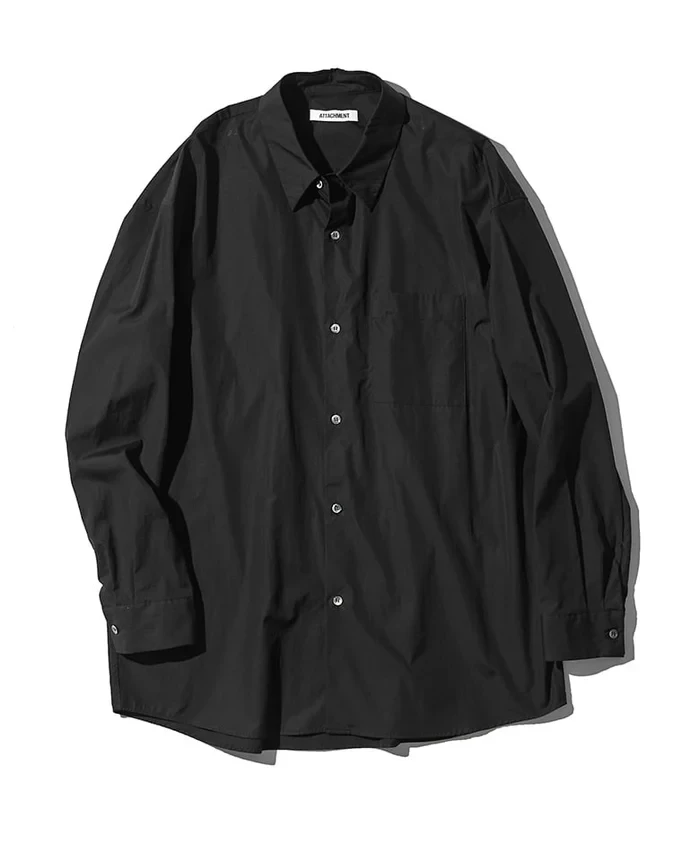 シャツ4万1800円／アタッチメント（買えるLEON）