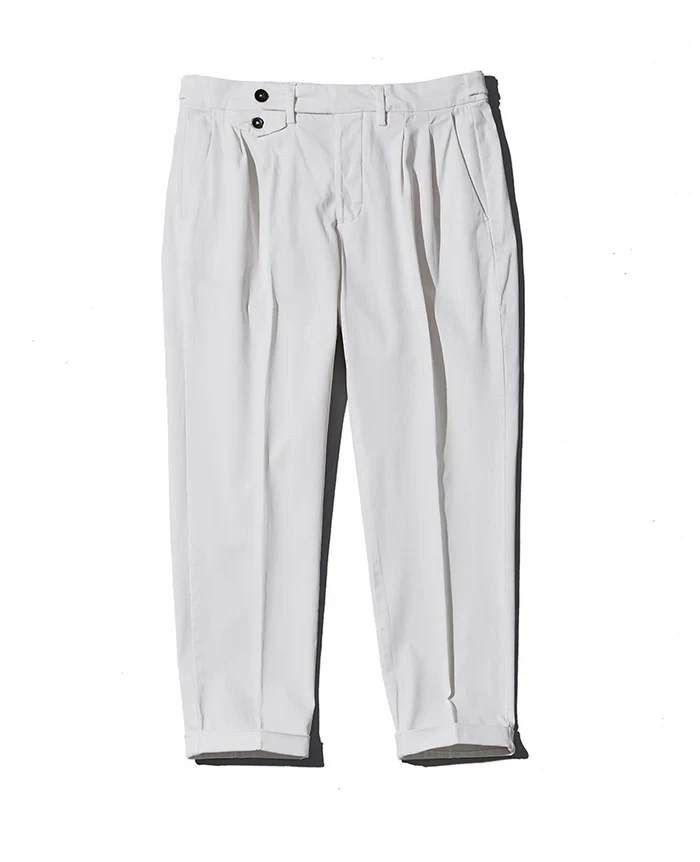 パンツ3万6300円／マヌエル・リッツ（買えるLEON）