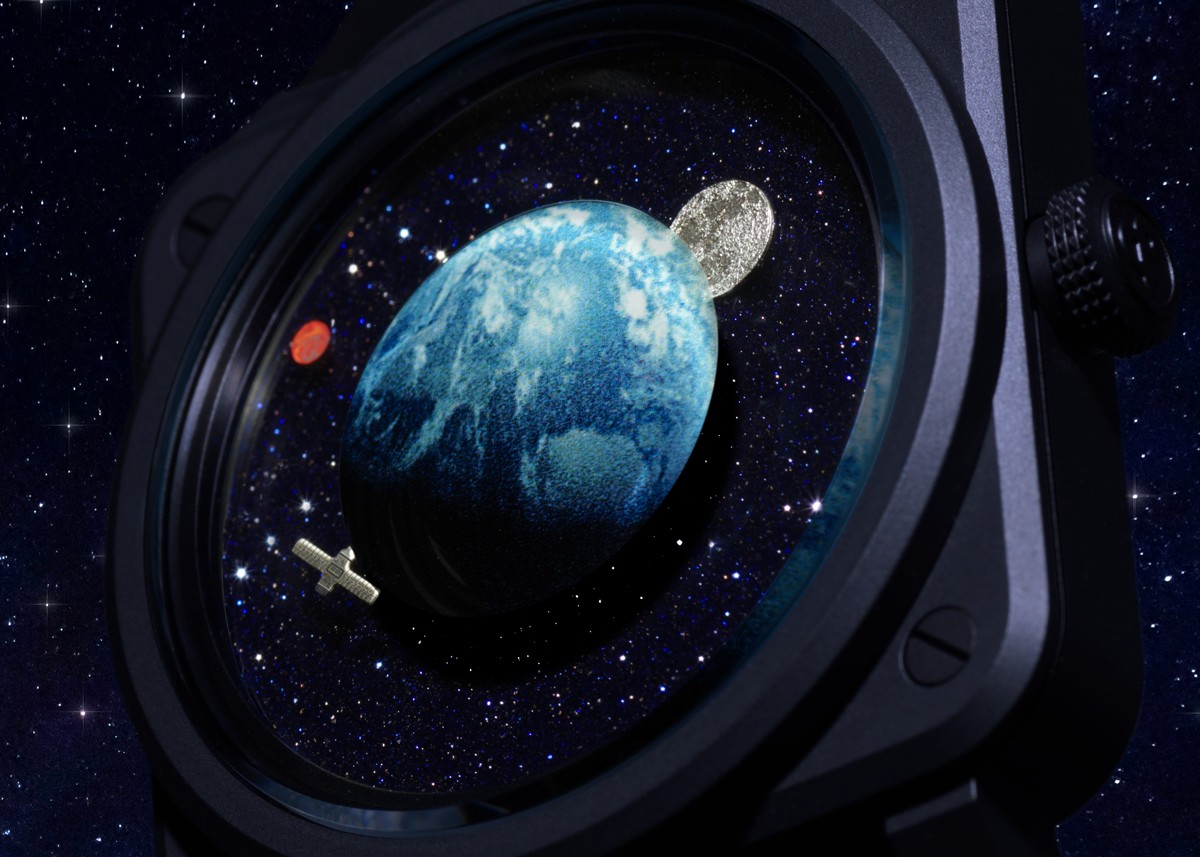 「BR-03 アストロ」自動巻き、ブラックセラミックケース(41mm)、ラバーストラップ(ファブリックストラップが付属)。100m防水。世界限定999本。73万7000円/ベル&ロス(ベル&ロス 銀座ブティック)