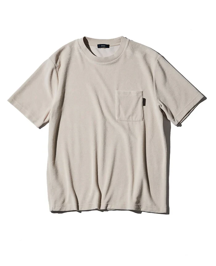 Tシャツ3万1900円／ヘルノ（買えるLEON）