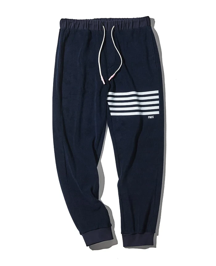 パンツ4万9500円／P.M.D.S.（買えるLEON）