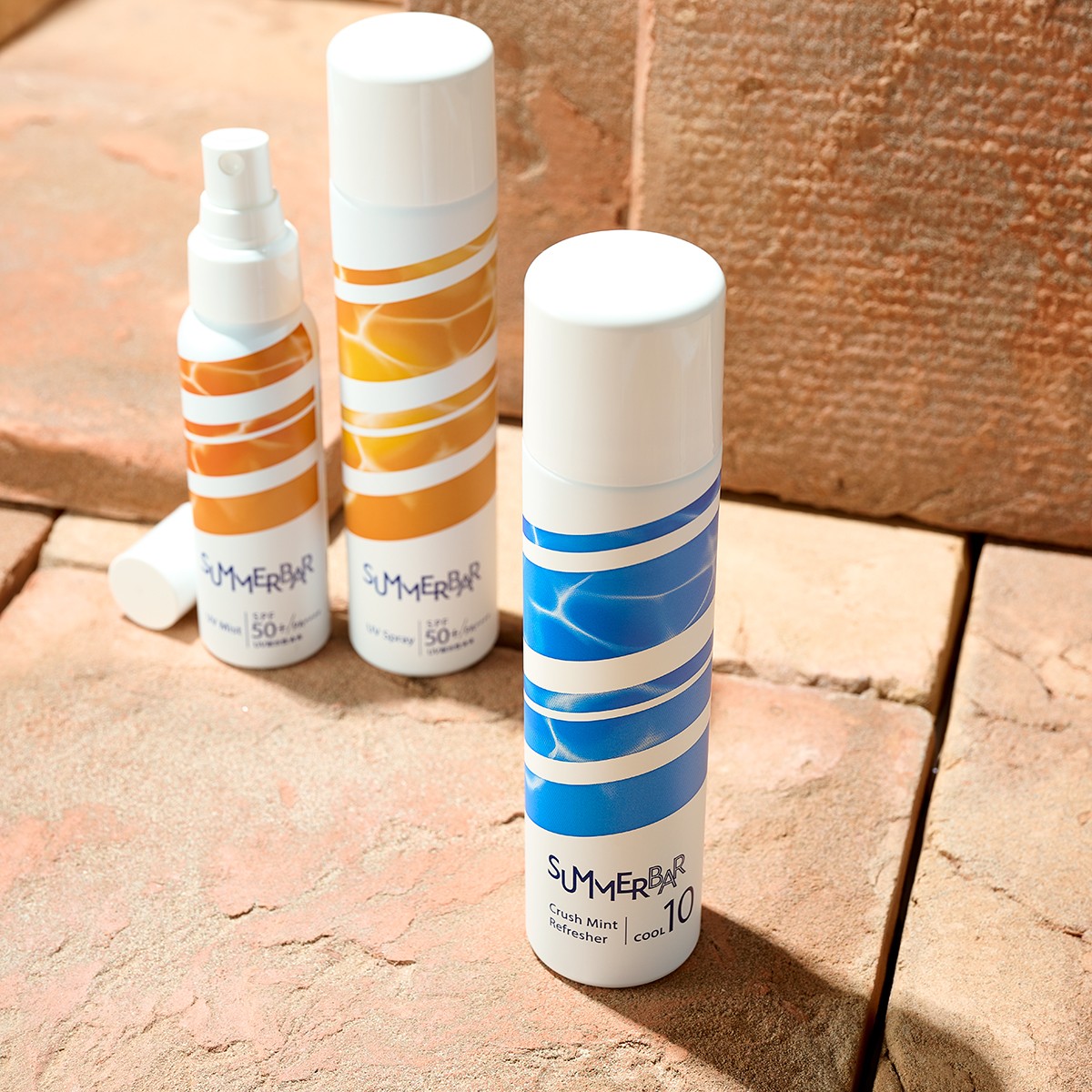 「サマーバー クラッシュミントリフレッシャー クール 10」(70g)1540円、「同 UVスプレー」SPF50+・PA++++(80g)1540円、「同 UVミスト」SPF50+・PA++++(80ml)1540円/すべてデミ コスメティクス
