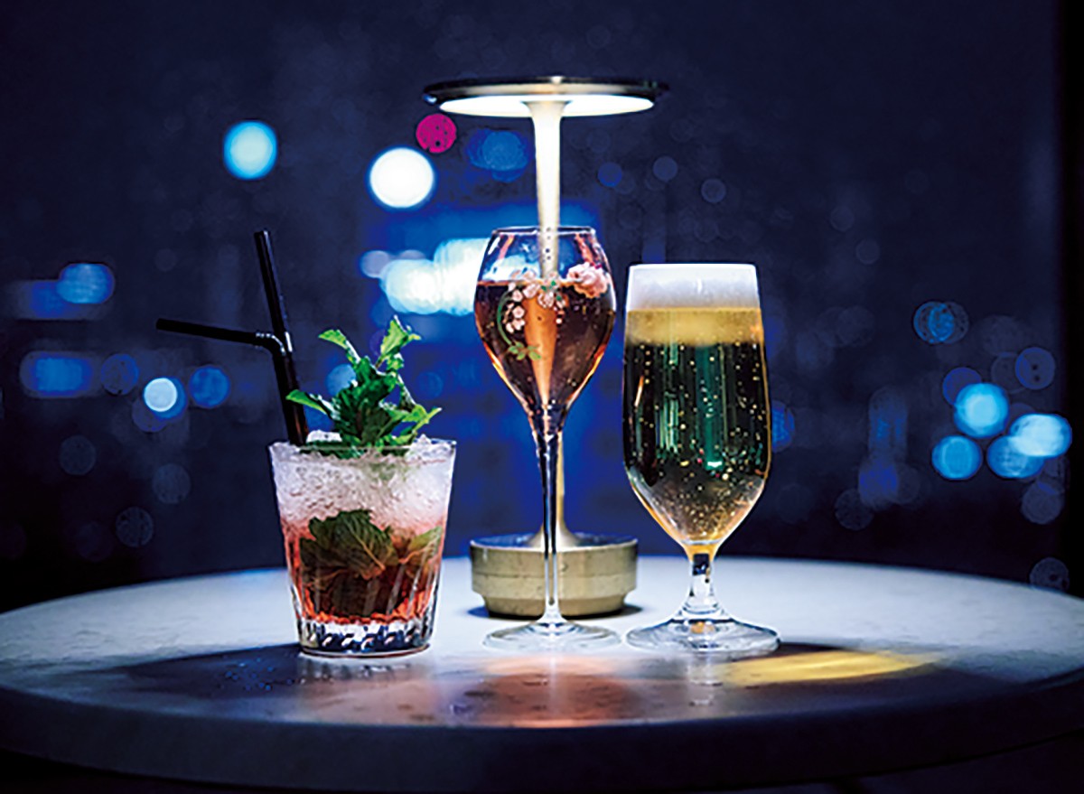 生ビール「ペローニ」1300円〜「オリジナルカクテル各種」2100円〜