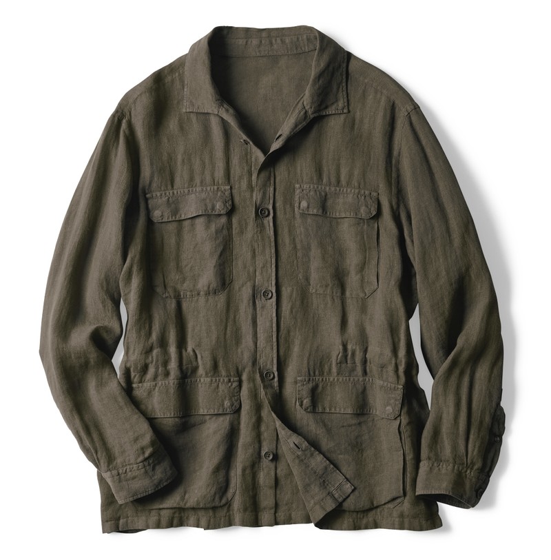シャツ9万6800円/ヘルノ(ヘルノ・ジャパン)