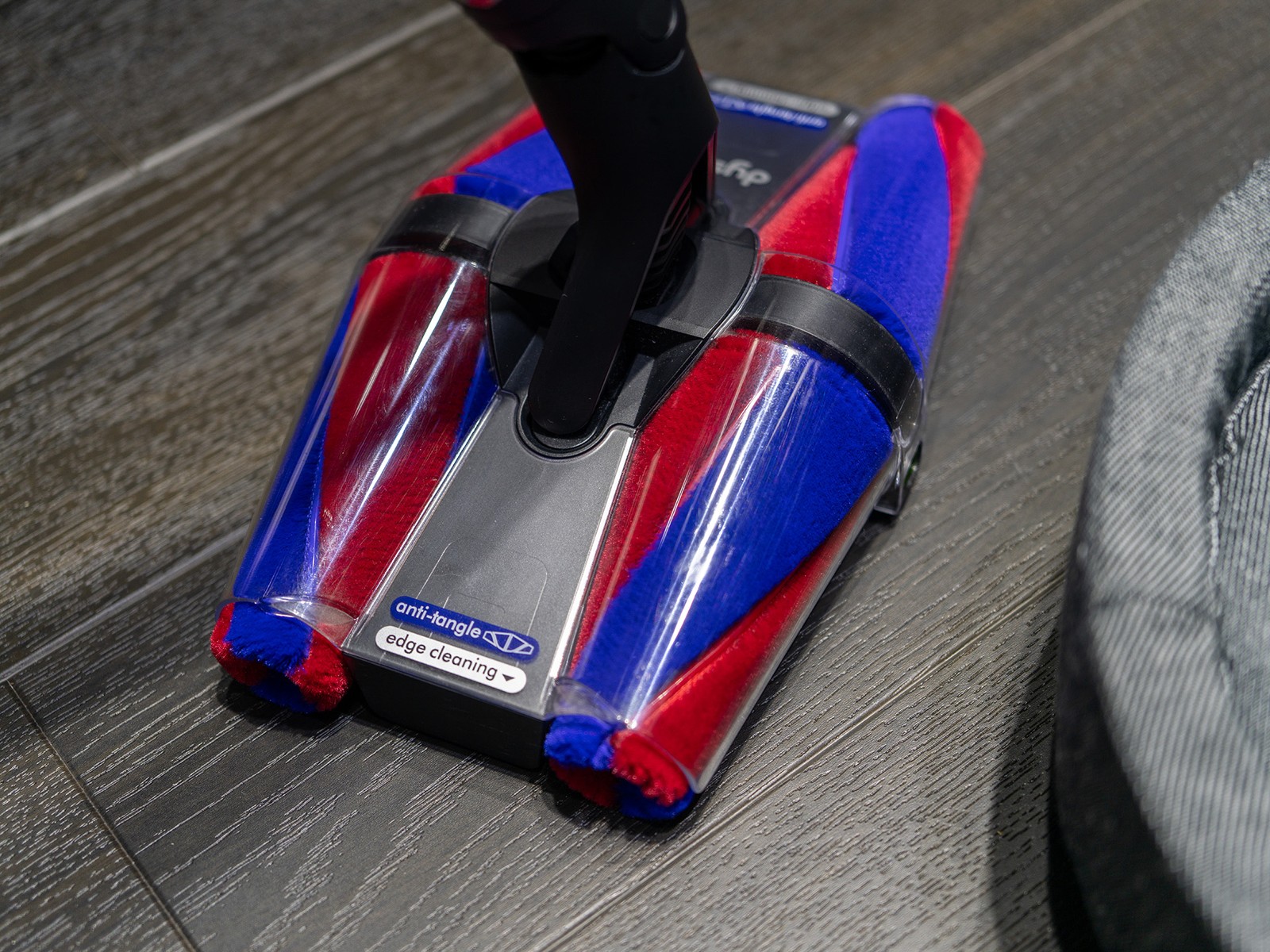 「Dyson PencilVac Fluffy™ (SV50 FF)」5万9840円/ダイソン