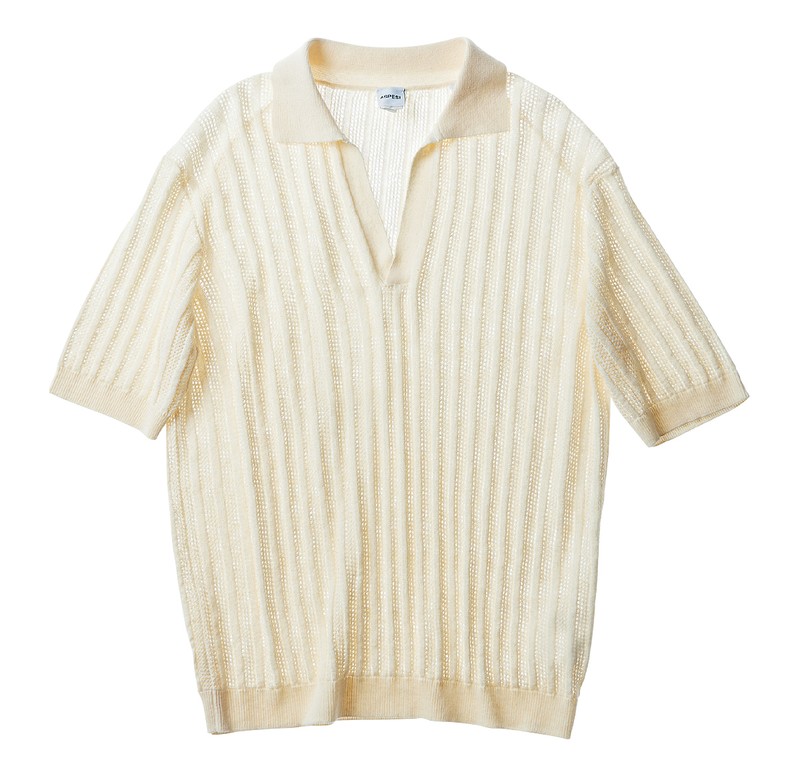 ニット6万2700円／アスペジ（トヨダトレーディング プレスルーム）