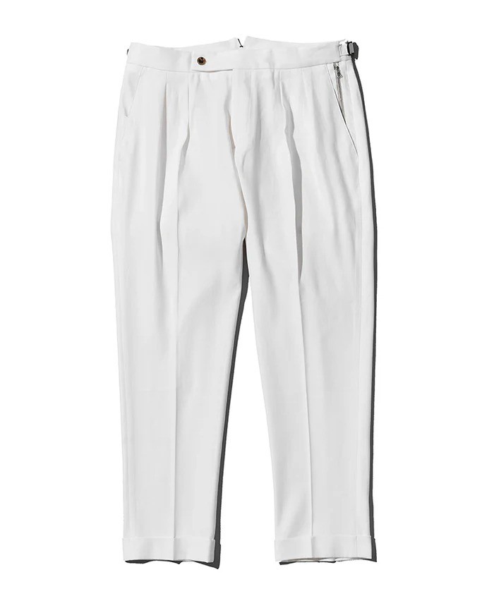 パンツ¥50,600／ジュンハシモト（買えるLEON）